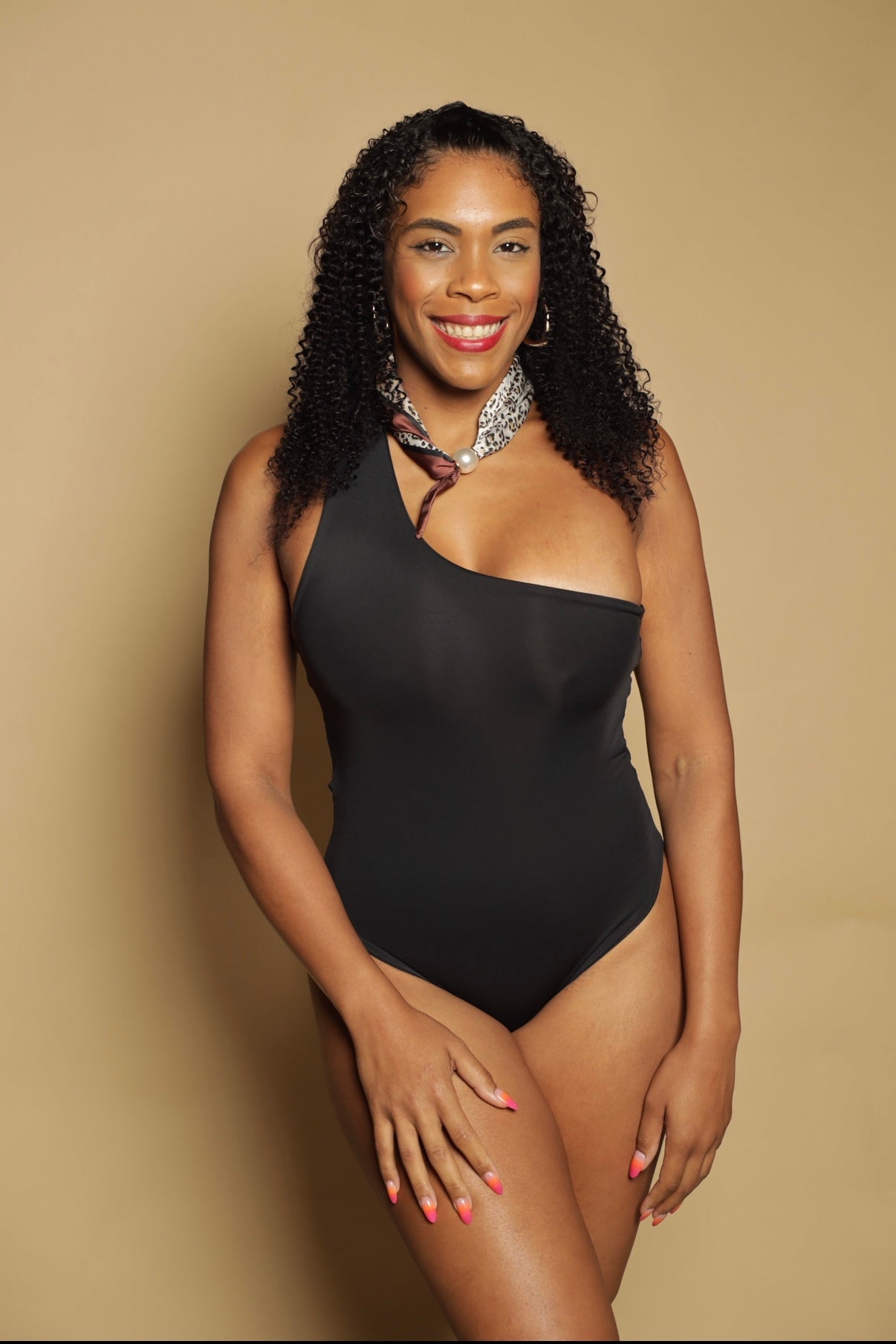Ébano Diseño de Solo Hombro color negro  (Entero, Bodysuit)